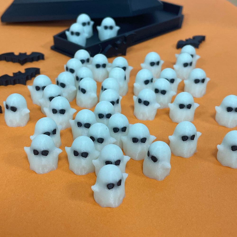 Glow-in-the-Dark 3D Printed Halloween Ghost Figurines Set – Luminous White Ghosts with Black Coffin Display