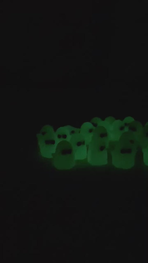 
            
                Load and play video in Gallery viewer, Glow-in-the-Dark 3D Printed Halloween Ghost Figurines Set – Luminous White Ghosts with Black Coffin Display
            
        